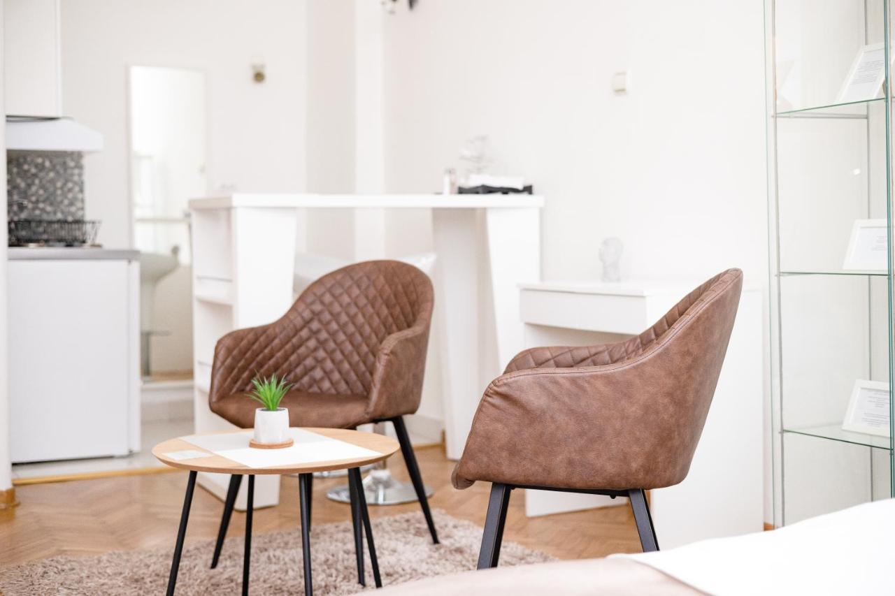1st Apartment